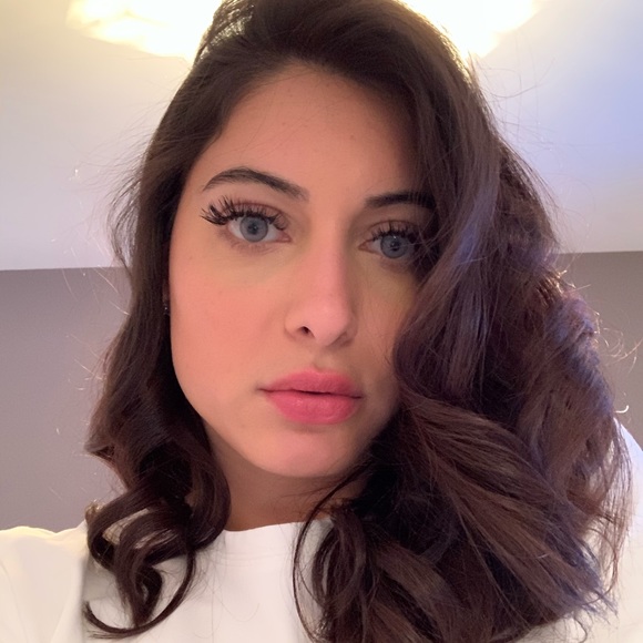 Meet your Posher, Sabine - Picture 1 of 1